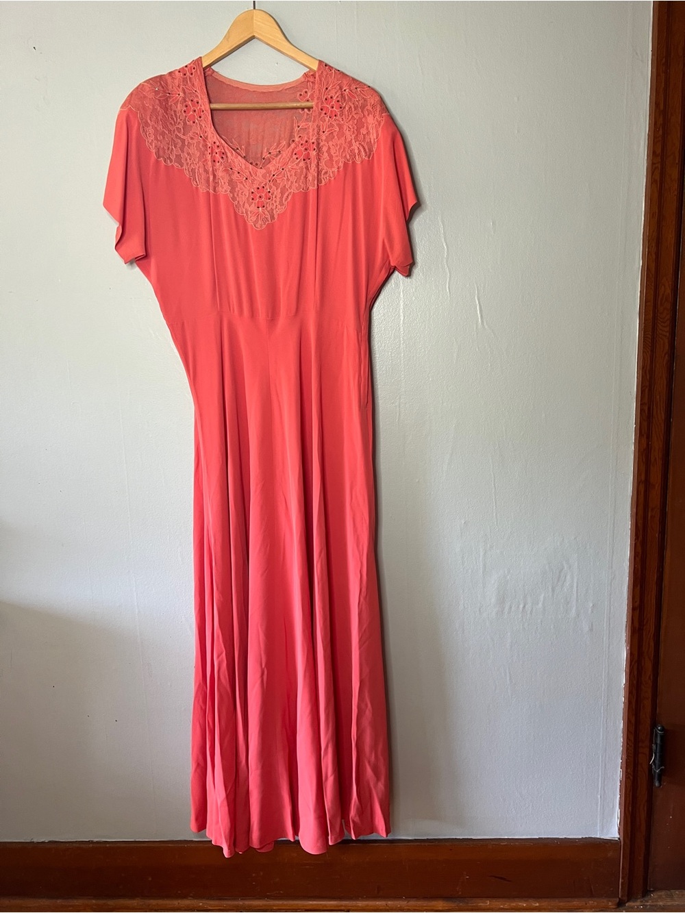 Vintage Coral Lace Trim Elegant Women’s Evening Gown 10--12?